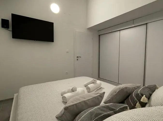 Olyntha Apartment